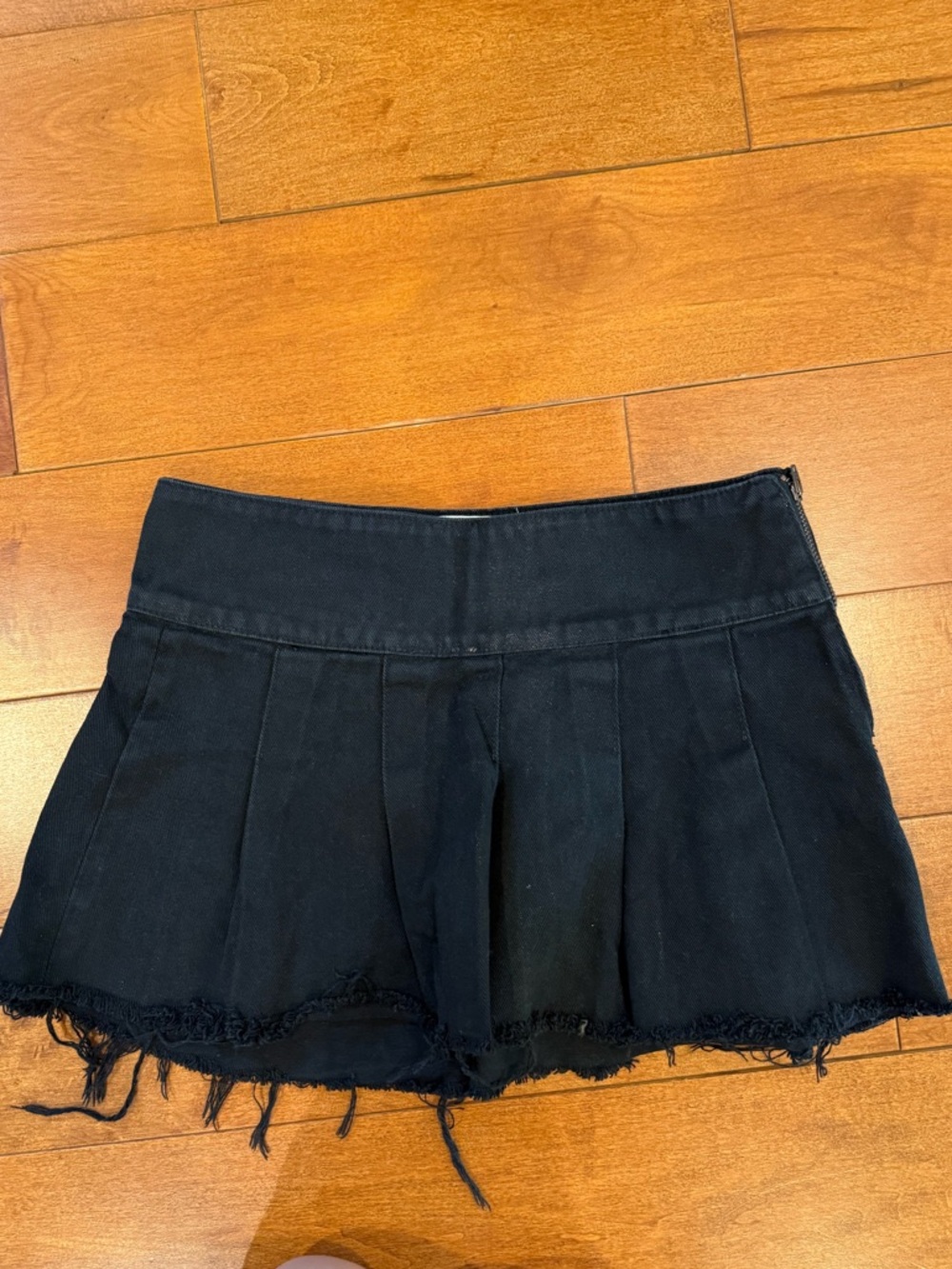 One Teaspoon Black Pleated Frayed Hem Skirt